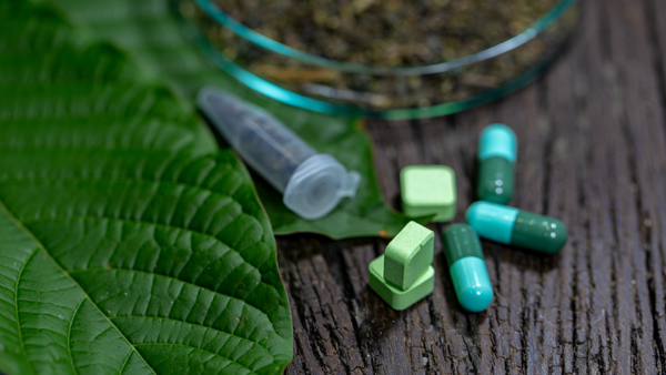 Pennycuick Applauds Fed Ruling to Temporarily Control Synthetic Kratom